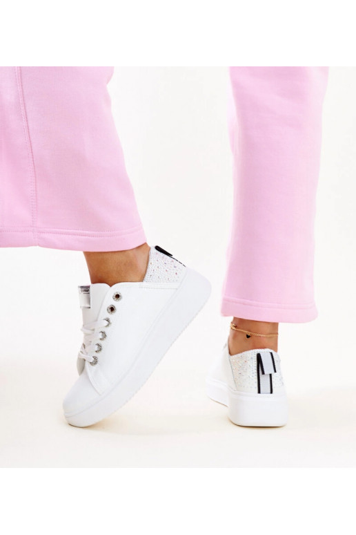 Valge-hõbedased sneakersid... Valge-hõbedased sneakersid...