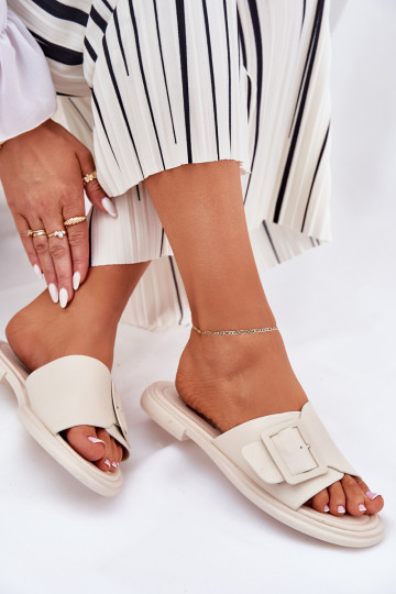 Plätud naturaalsest nahast Pealiste omad neetide ja pandlaga D&A SJ2302-01 beeži värvi