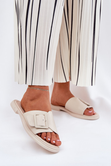 Plätud naturaalsest nahast Pealiste omad neetide ja pandlaga D&A SJ2302-01 beeži värvi 2