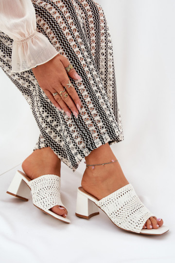 naiste plätud Koos punutisega kõrge jämeda kontsaga valget värvi Ciariloria