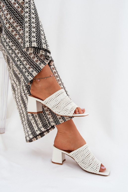 naiste plätud Koos punutisega kõrge jämeda kontsaga valget värvi Ciariloria