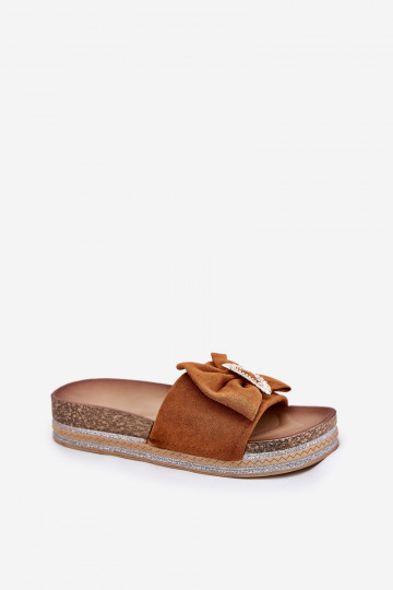 naiste plätud platvormiga lipsukesega I Ozdobną Broszką pruunid värvi Lenela 2