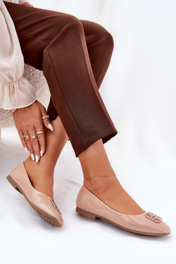 Laque Elegantsed Baleriinad Pealiste omad Koos Ornate Detalem Vinceza 17377 beeži värvi