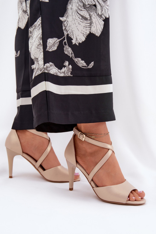 moodsad sandaalid kõrge jämeda kontsaga Kuldset värvi Loressa