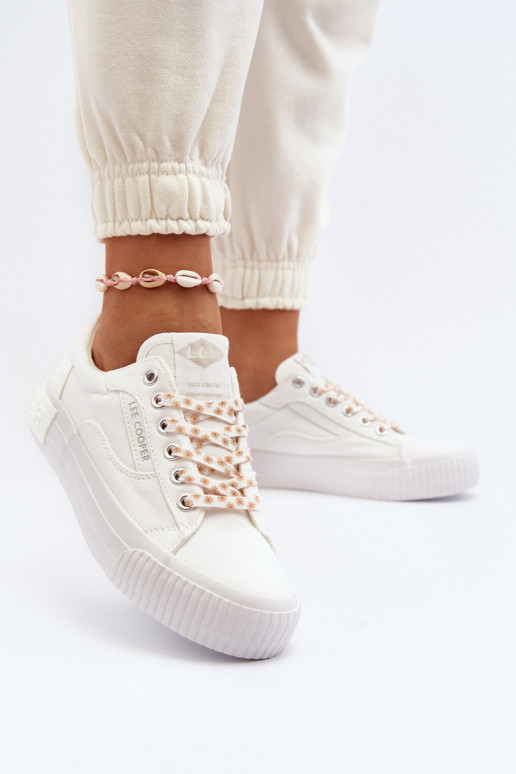 Pealistesaapad Lee Cooper LCIN-24-31-2170 valget värvi Pealistesaapad Lee Cooper LCIN-24-31-2170 valget värvi