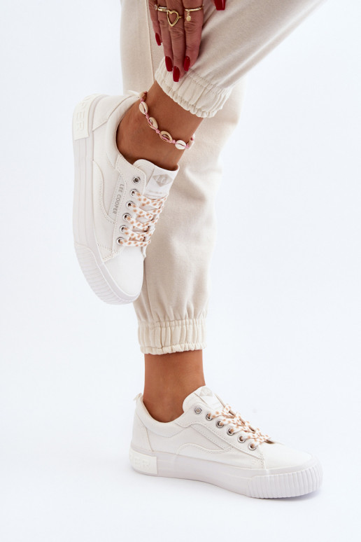 Pealistesaapad Lee Cooper LCIN-24-31-2170 valget värvi Pealistesaapad Lee Cooper LCIN-24-31-2170 valget värvi