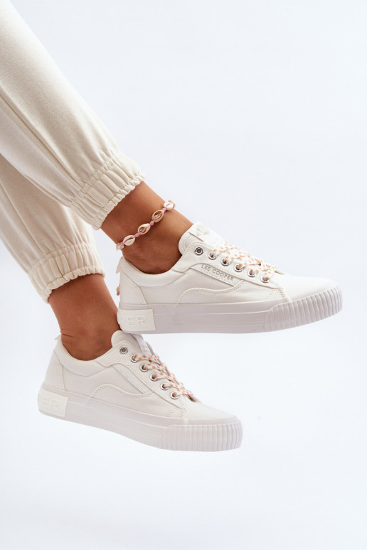 Pealistesaapad Lee Cooper LCIN-24-31-2170 valget värvi Pealistesaapad Lee Cooper LCIN-24-31-2170 valget värvi