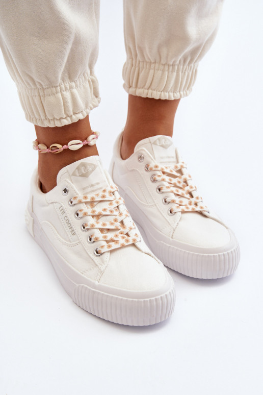 Pealistesaapad Lee Cooper LCIN-24-31-2170 valget värvi Pealistesaapad Lee Cooper LCIN-24-31-2170 valget värvi