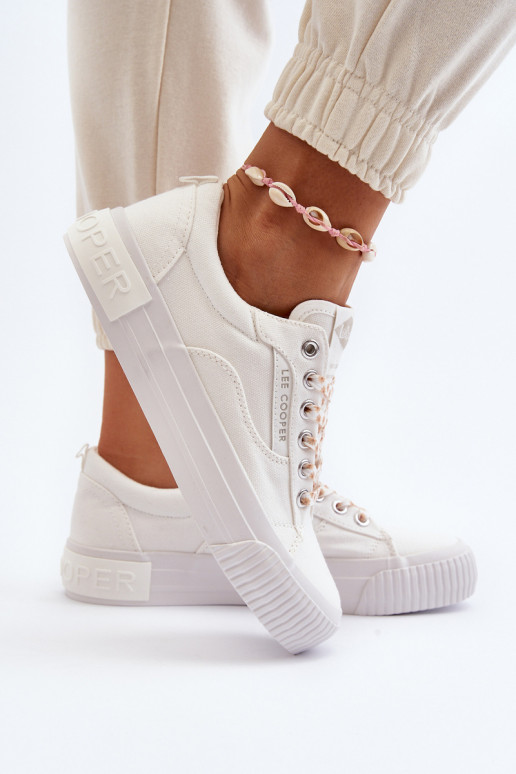 Pealistesaapad Lee Cooper LCIN-24-31-2170 valget värvi Pealistesaapad Lee Cooper LCIN-24-31-2170 valget värvi