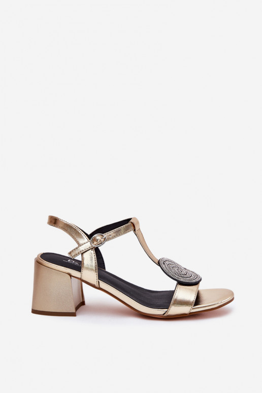 Pealistesandaalid kaunistustega D&A JC51-842 Kuldset värvi Pealistesandaalid kaunistustega D&A JC51-842 Kuldset värvi