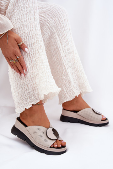 Plätud naturaalsest nahast Pealiste omad kaunistustega S.Barski LR51-662 beeži värvi