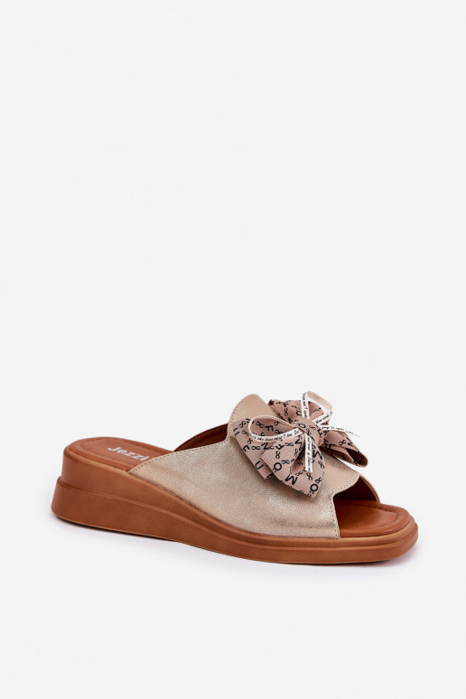 naiste plätud Kiilu peal lipsukesega Kuldset värvi Moonzella