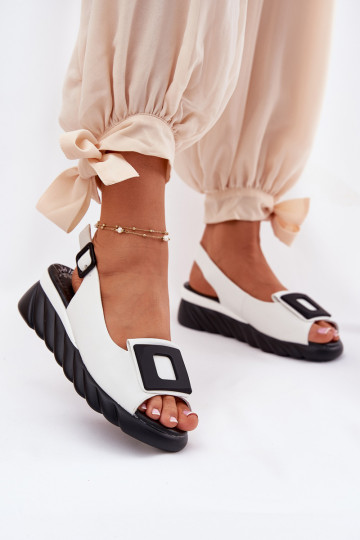 Pealistesandaalid Pealiste omad Kiilu peal dekoratsiooniga Artiker 56C2157 valget värvi 2