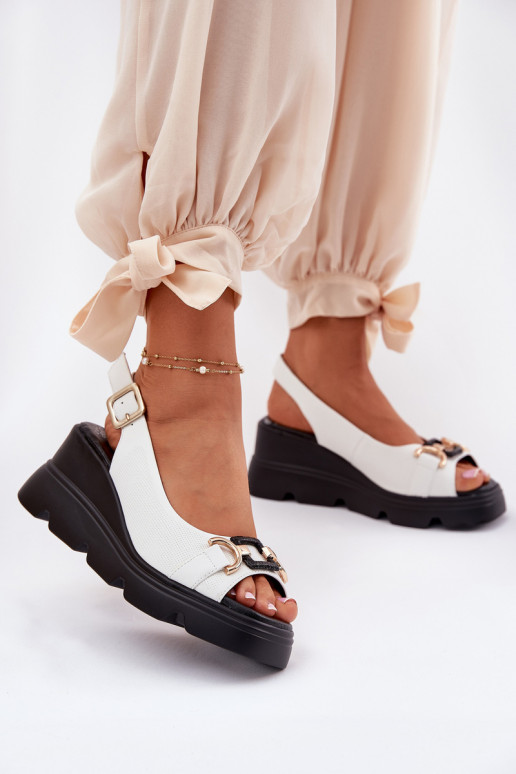 Pealistesandaalid Pealiste omad Kiilu peal Ja platvorm kaunistustega Artiker 56C1588 valget värvi