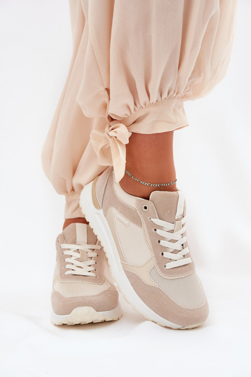 Liivakarva naiste spordijalatsid