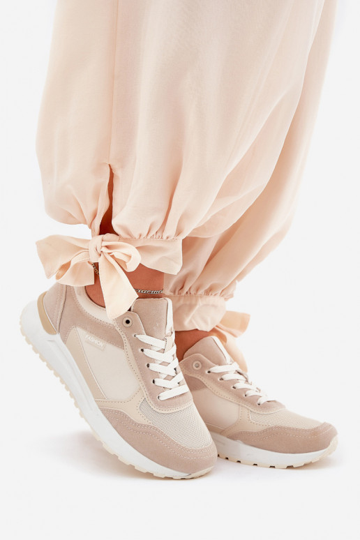 Liivakarva naiste spordijalatsid