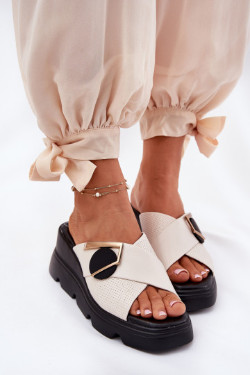 Elegantsed Plätud naturaalsest nahast Pealiste omad Kiilu peal kaunistustega Artiker 56C1585 beeži värvi