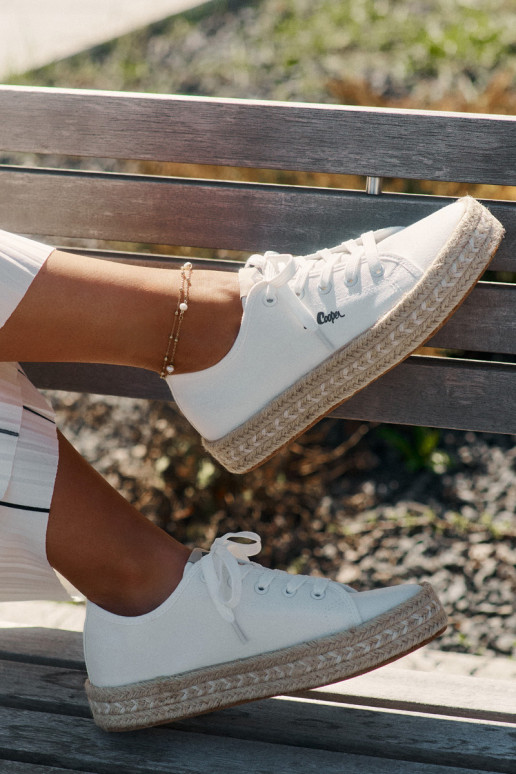 Vabaaja jalanõud nööridega Lee Cooper LCIN-25-44-3217 valge