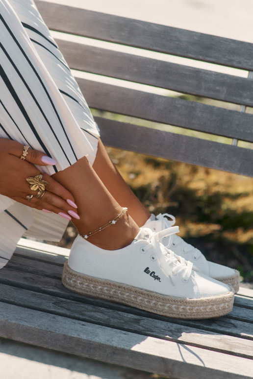 Vabaaja jalanõud nööridega Lee Cooper LCIN-25-44-3217 valge