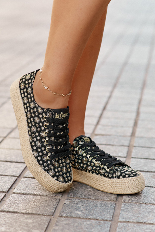 Kudumisega vabaaja jalanõud platvormiga Lee Cooper LCIN-25-08-3647L must