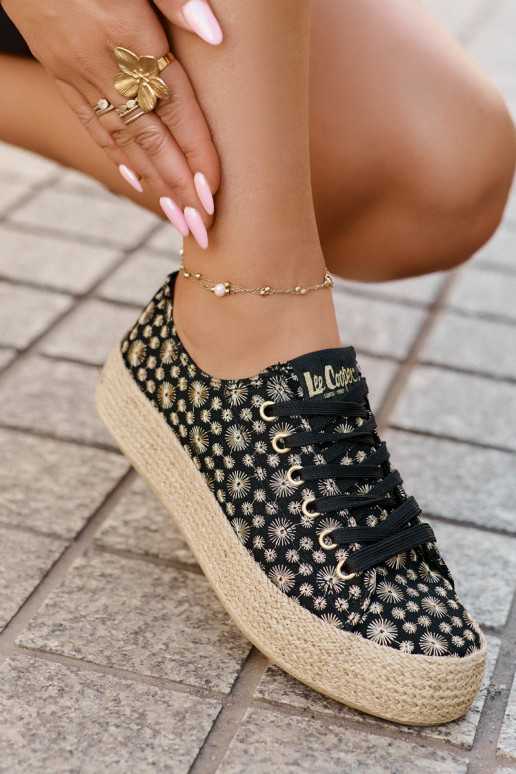 Kudumisega vabaaja jalanõud platvormiga Lee Cooper LCIN-25-08-3647L must