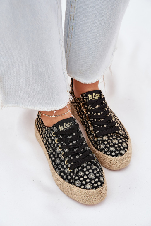 Kudumisega vabaaja jalanõud platvormiga Lee Cooper LCIN-25-08-3647L must