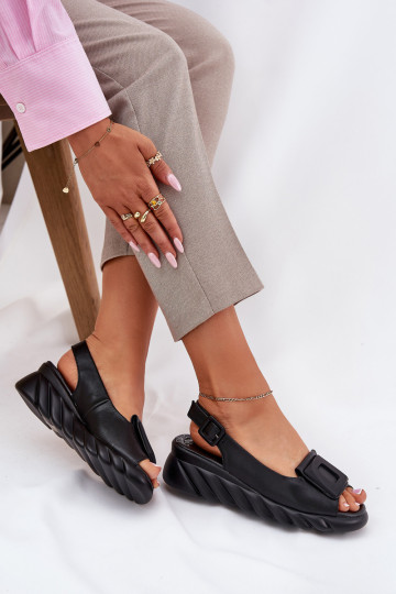 Pealistesandaalid Pealiste omad Kiilu peal dekoratsiooniga Artiker 56C2156 msuud