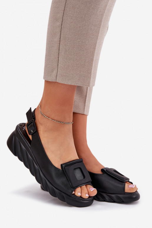 Pealistesandaalid Pealiste omad Kiilu peal dekoratsiooniga Artiker 56C2156 msuud