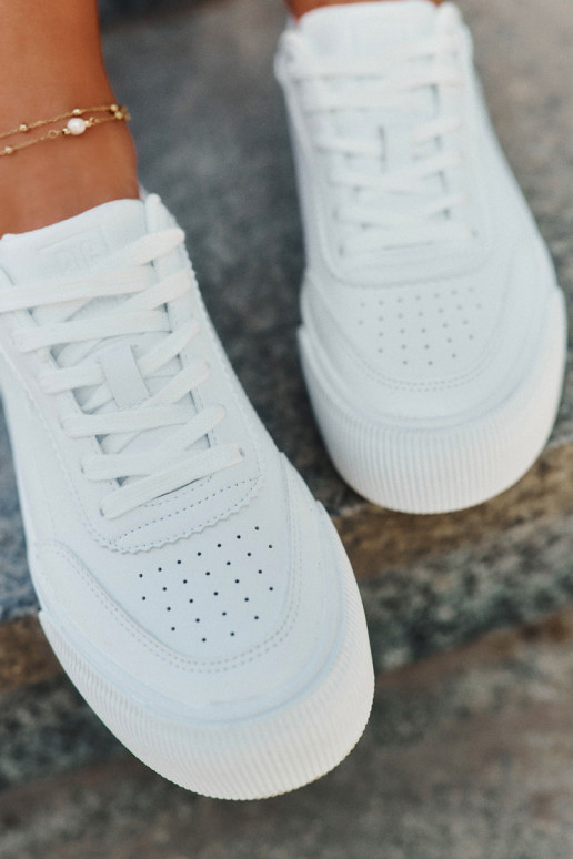 Sellel ondal Sneakers tüüpi jalanõud eko-nahast Big Star RR274303 valget värvi Sellel ondal Sneakers tüüpi jalanõud eko-nahast Big Star RR274303 valget värvi