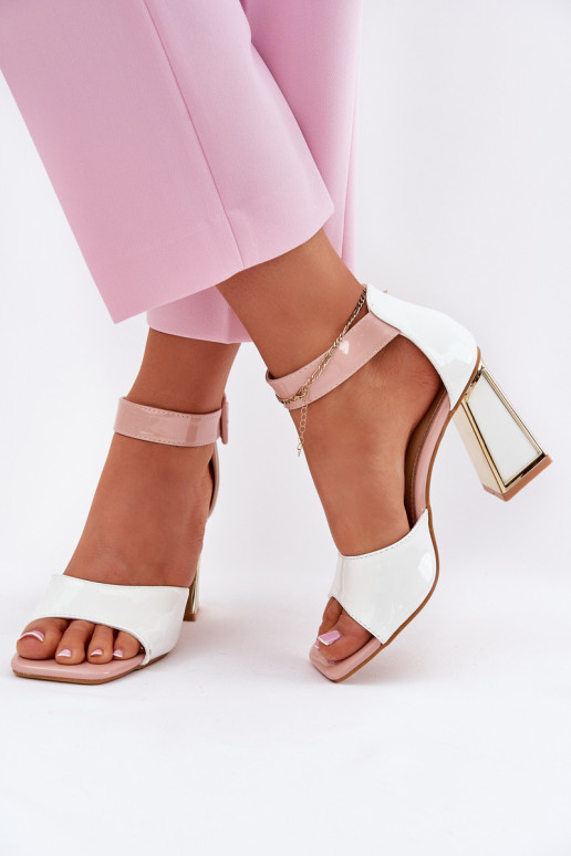 Lakitud sandaalid kõrge jämeda kontsaga Vinceza 20266 valget värvi