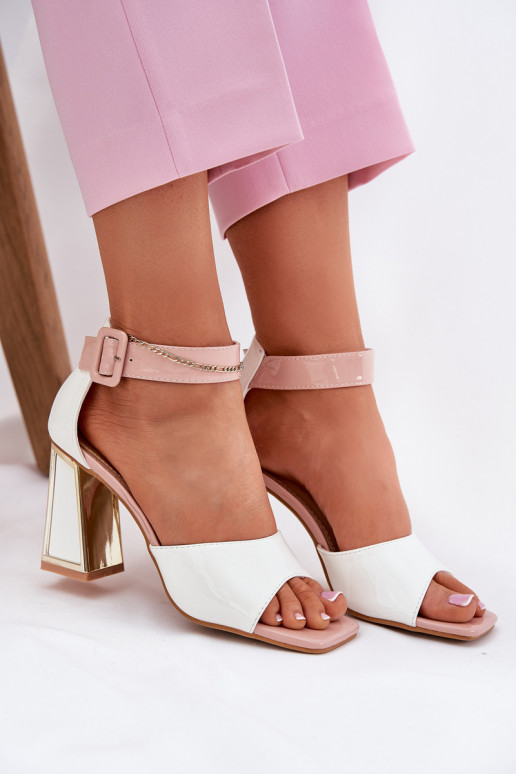 Lakitud sandaalid kõrge jämeda kontsaga Vinceza 20266 valget värvi