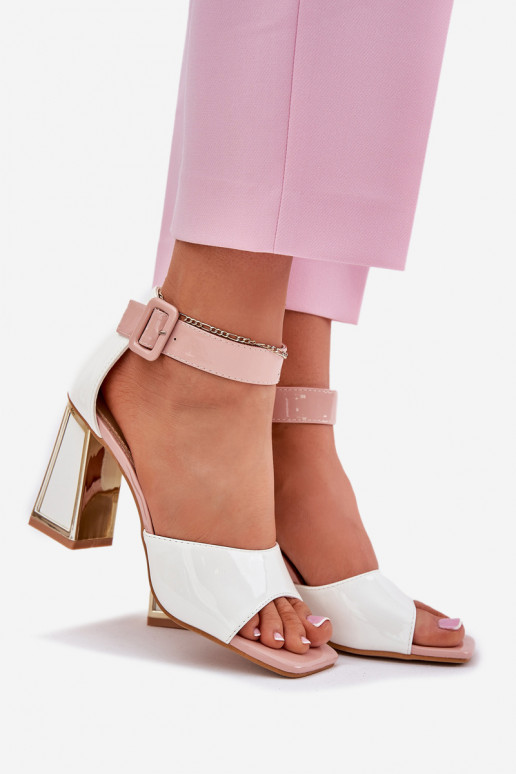 Lakitud sandaalid kõrge jämeda kontsaga Vinceza 20266 valget värvi