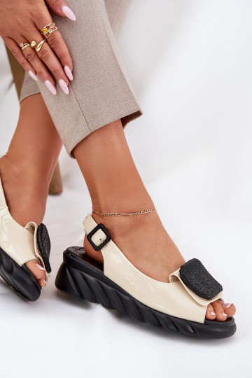 Pealhk Lakitud sandaalid Kiilu peal dekoratsiooniga Artiker 56C1567 beeži värvi