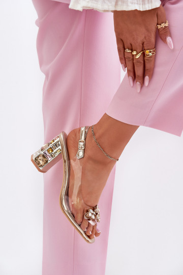 Külgedelt läbipaistvad sandaalid kõrge jämeda kontsaga kristallidega Vinceza 70110 Kuldset värvi