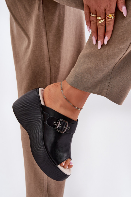 Plätud naturaalsest nahast Pealiste omad platvormiga I Koturnie neetide ja pandlaga S.Barski LR51-542 msuud