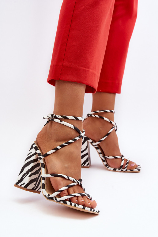 Moekad Elegantsed kõrge kontsaga sandaalid Valget-msuud Josette