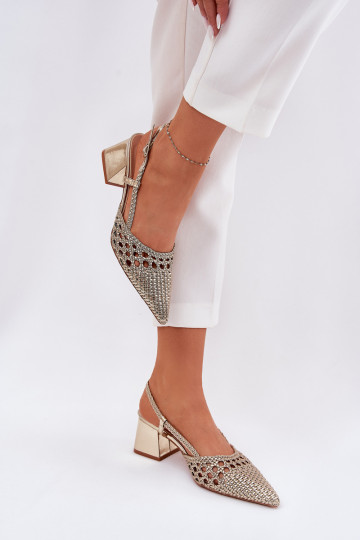 Kandaalised sandaalid laia...