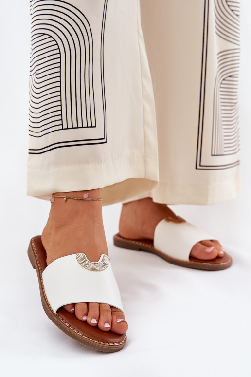 Naiste valged sussid kunstnahast...