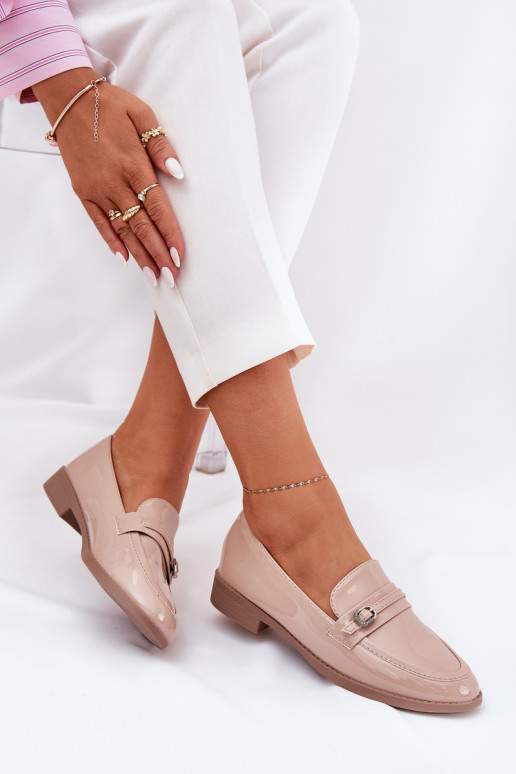 Läikivad mokasiinid naistele...