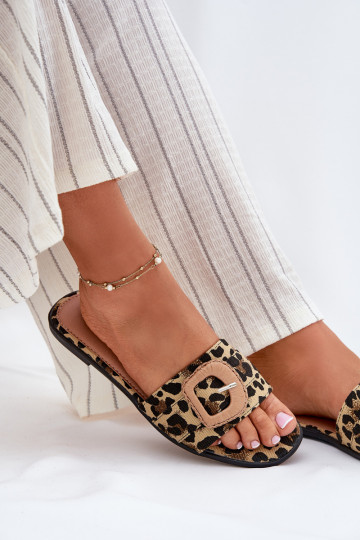 sileda tallaga naiste plätud kaunistustega neetide ja pandlaga leopardimustriga Clariola