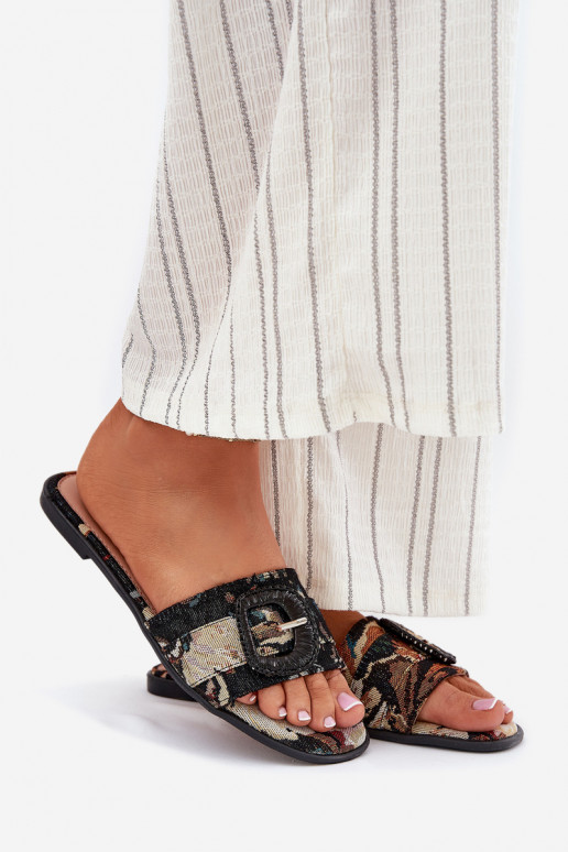 sileda tallaga naiste plätud kaunistustega neetide ja pandlaga msuud Clariola