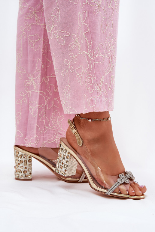 Külgedelt läbipaistvad sandaalid kõrge jämeda kontsaga D&A MR51-705 Kuldset värvi