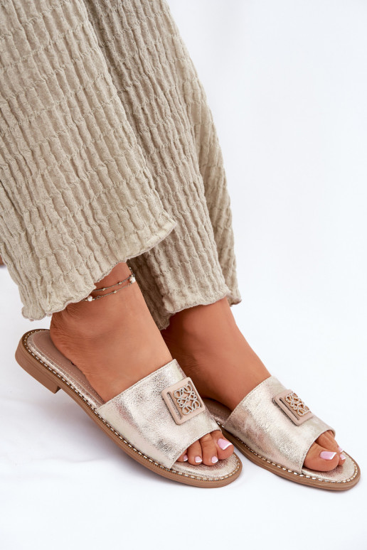 Lamedad sandaalid kaunistustega S.Barski KV51-089 Kuldset värvi Lamedad sandaalid kaunistustega S.Barski KV51-089 Kuldset värvi