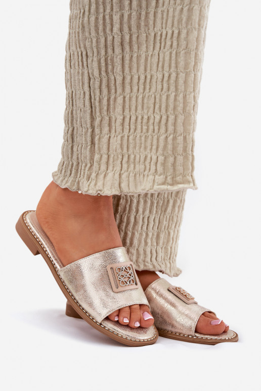 Lamedad sandaalid kaunistustega S.Barski KV51-089 Kuldset värvi Lamedad sandaalid kaunistustega S.Barski KV51-089 Kuldset värvi