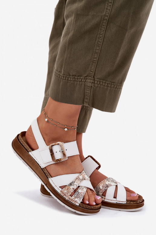 Pealistesandaalid neetide ja pandlaga Inblu GS000056 valget värvi