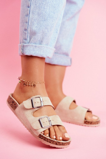 Pealiste omad Sussid Koreki kohta neetide ja pandlaga beeži värvi Si Senor