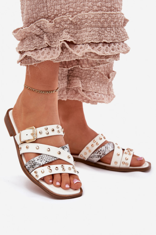 Kaunistustega naiste plätud laiade nööridega Triipudega I neetide ja pandlaga valget värvi Sellel onnitte