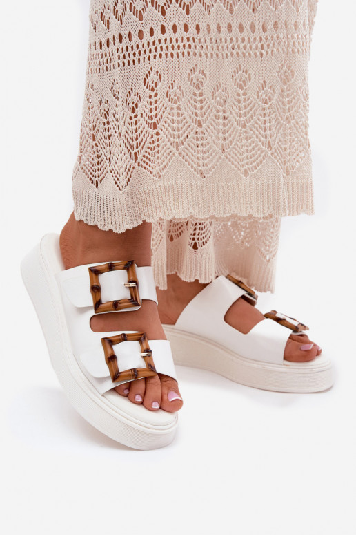 Eko Plätud naturaalsest nahast Pealiste omad platvormiga neetide ja pandlaga valget värvi Xanivia