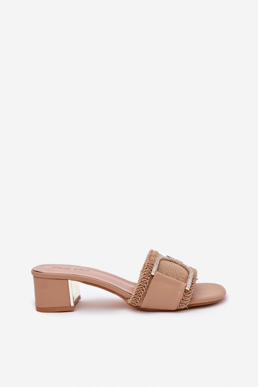 Pealiste omad Sussid kõrge jämeda kontsaga Koos Ornate Detalem beeži värvi Julinemi