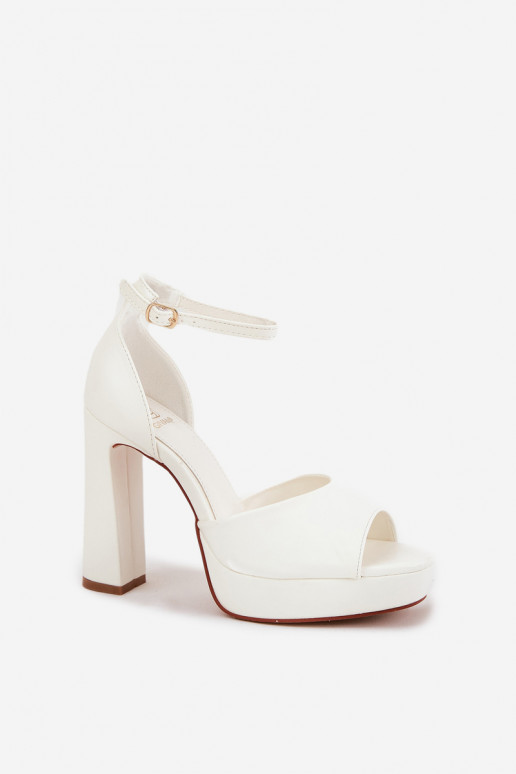 Naiste kõrge kontsaga sandaalid...